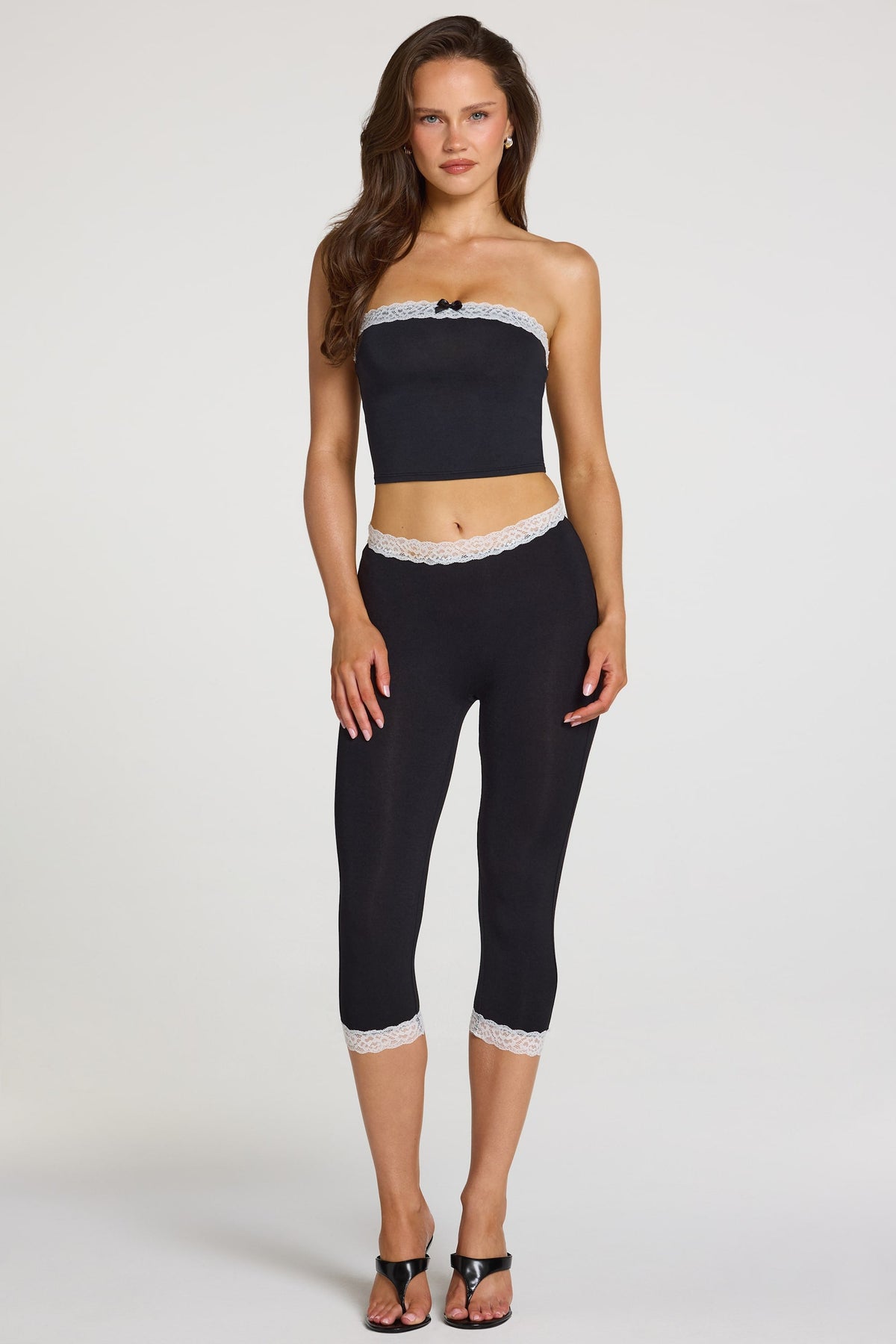 Belavie Zorine Modal Lace-Trim Mid-Rise Capri Leggings in Black