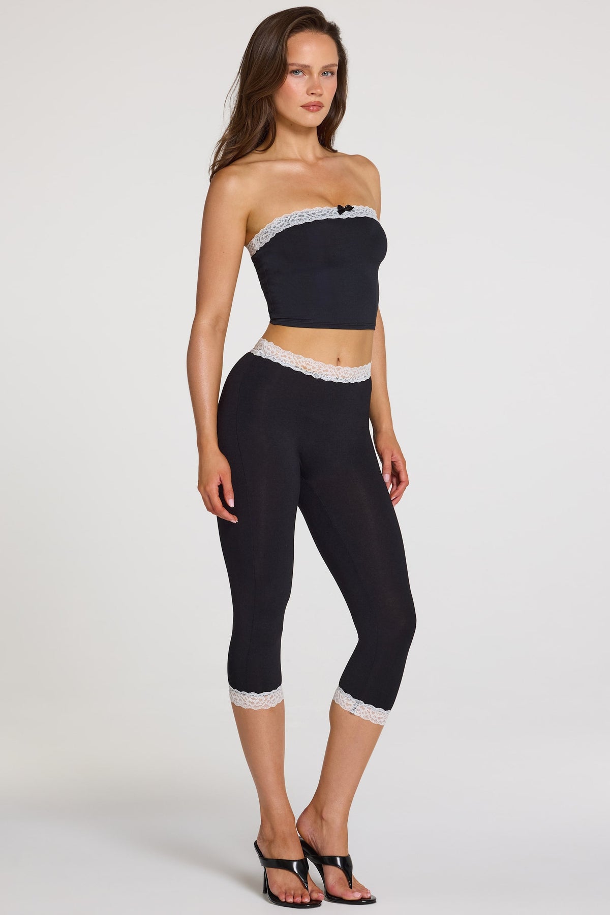 Belavie Zorine Modal Lace-Trim Mid-Rise Capri Leggings in Black