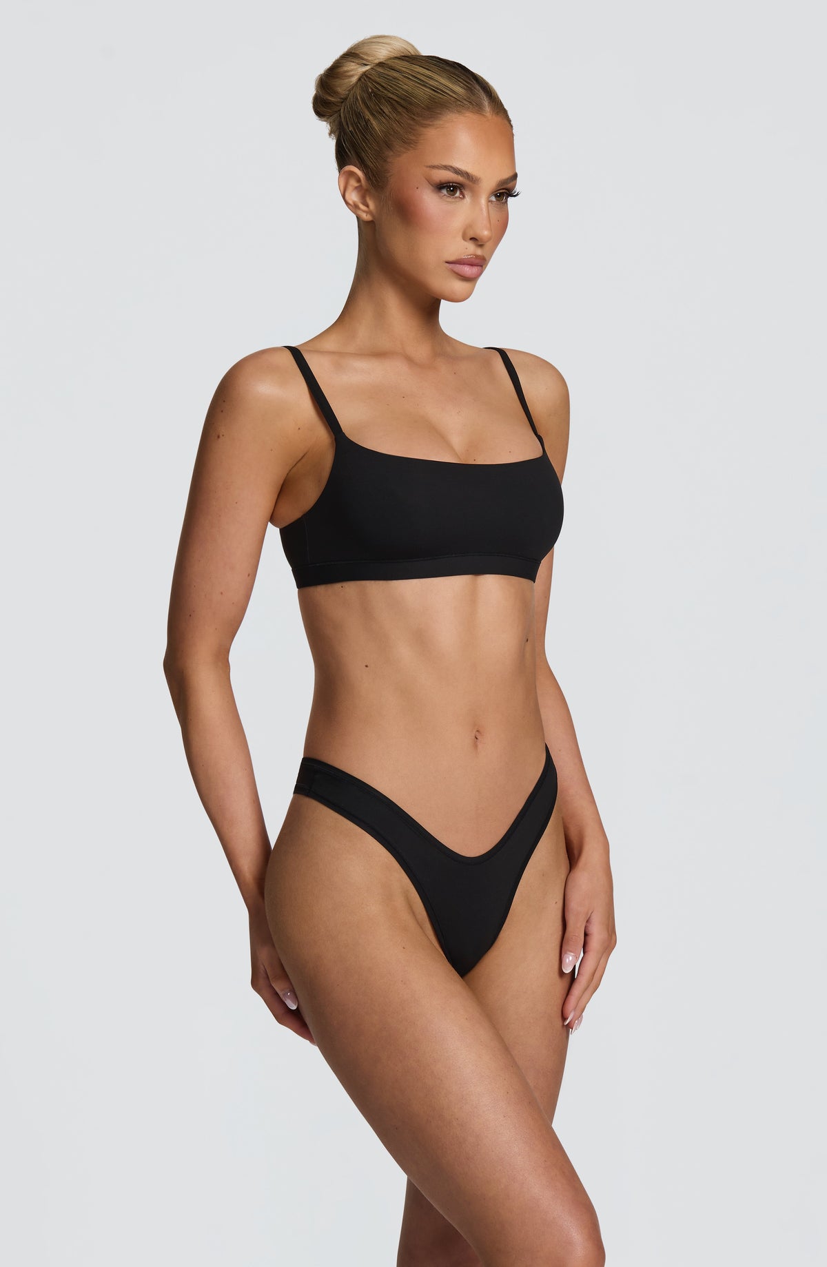 Belavie SoftForma Scoop Bralette - Black