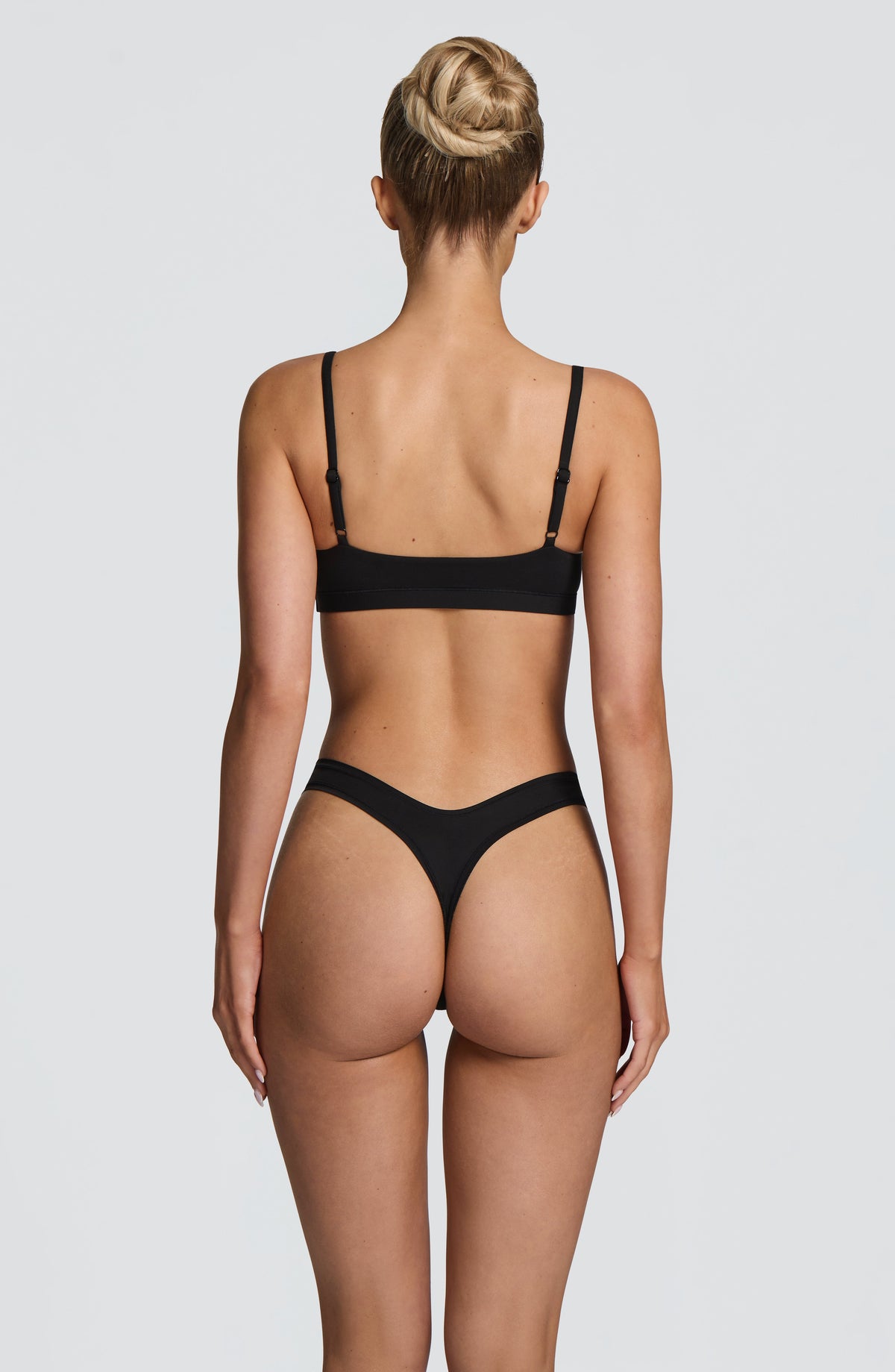 Belavie SoftForma Scoop Bralette - Black