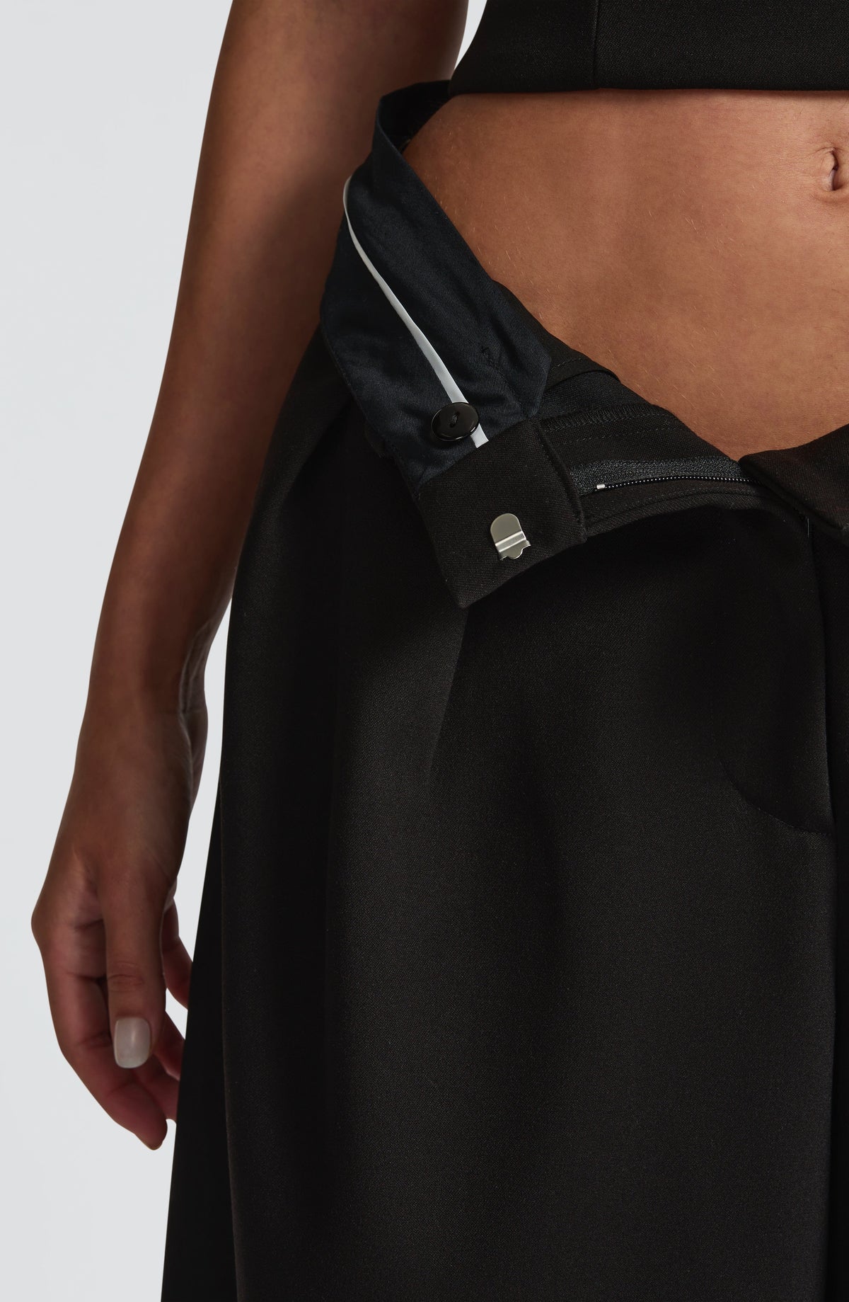 Belavie Ausrella Bermuda Shorts - Black