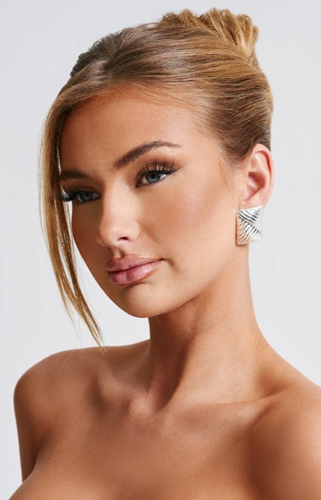 Belavie Brontella Earrings - Silver