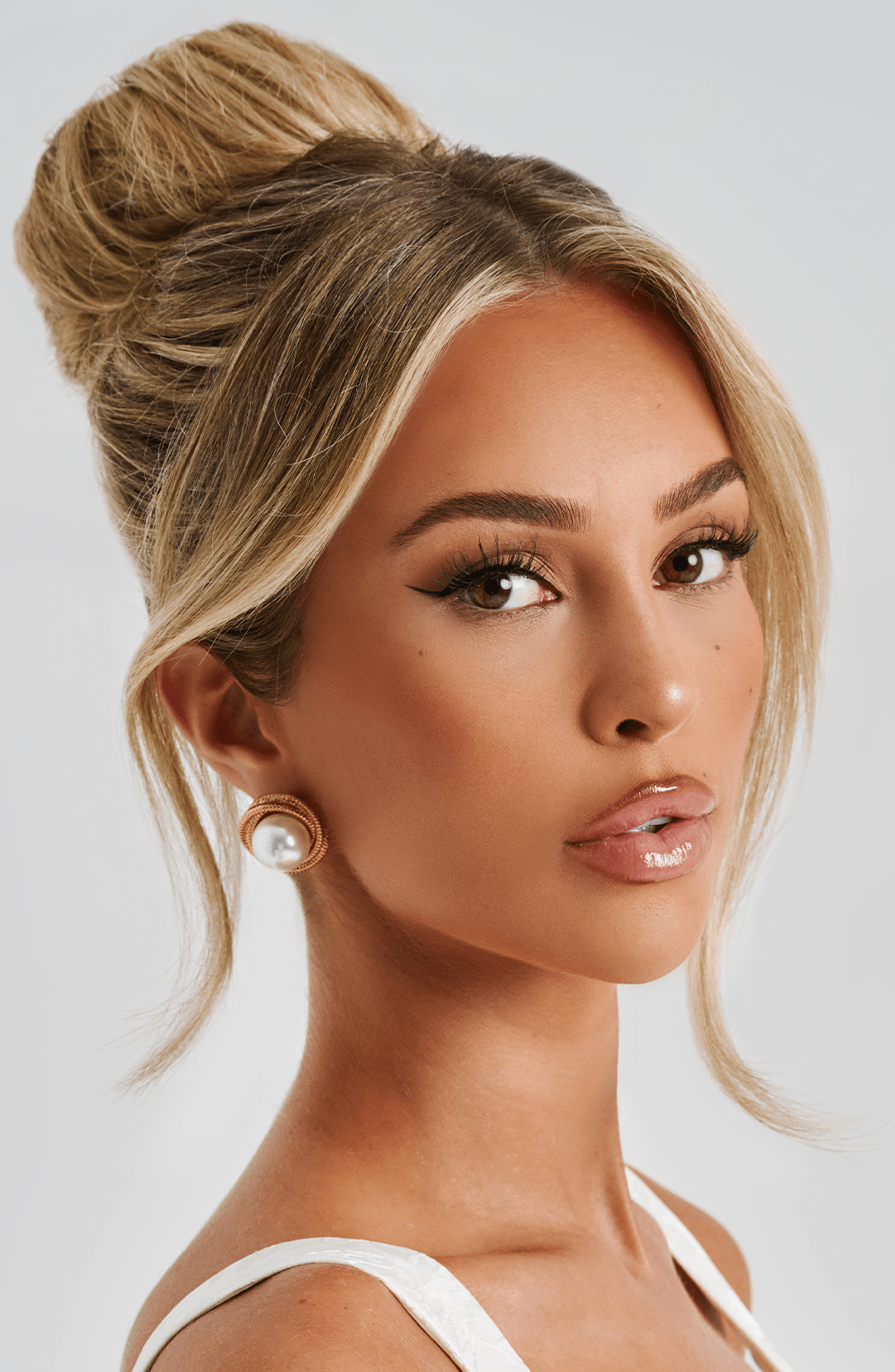Belavie Davinella Earrings - Gold