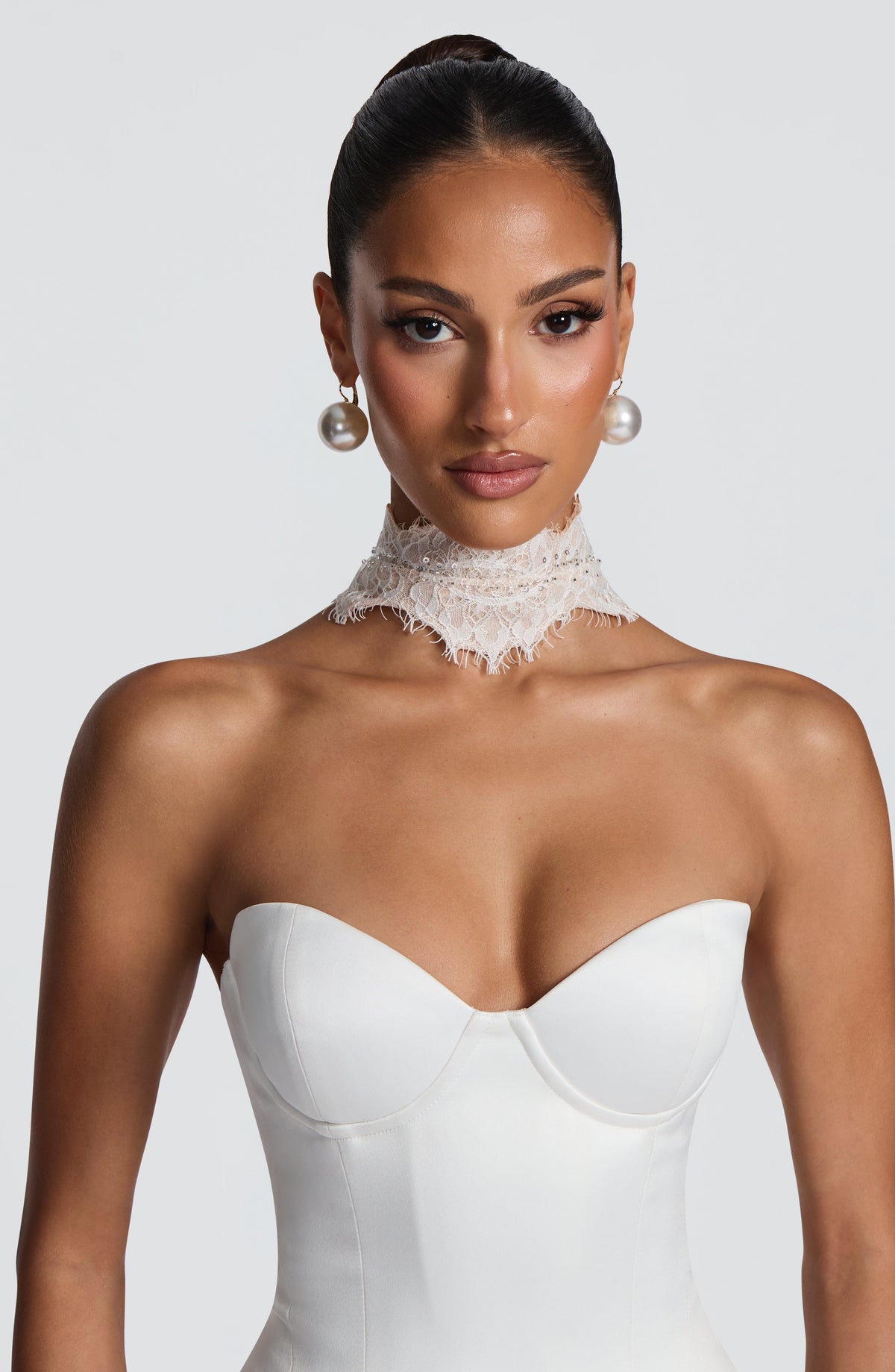 Belavie Elliella Lace Neck Veil - Ivory