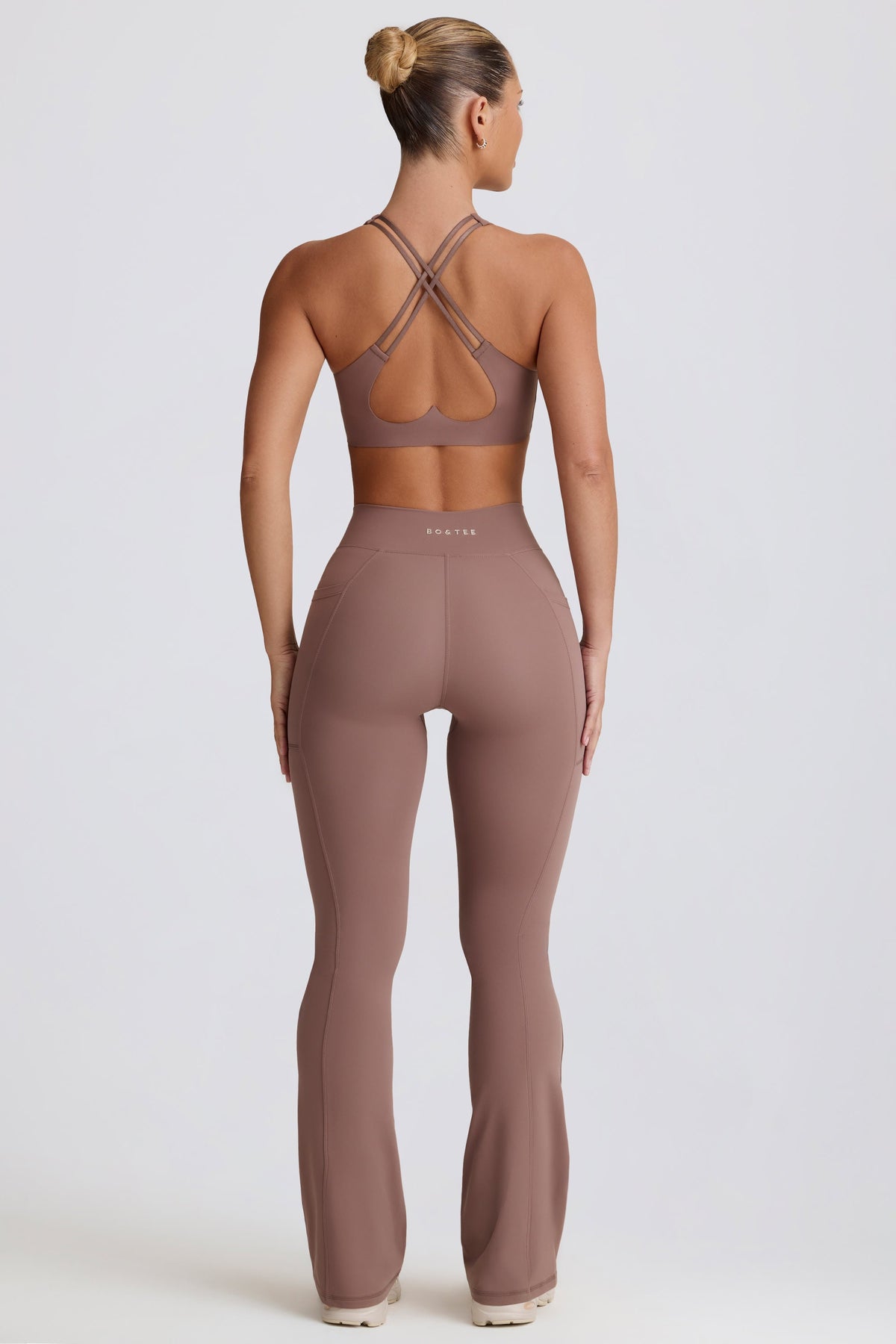 Belavie Soft Active V-Waist Pocket Flared Leggings in Mocha